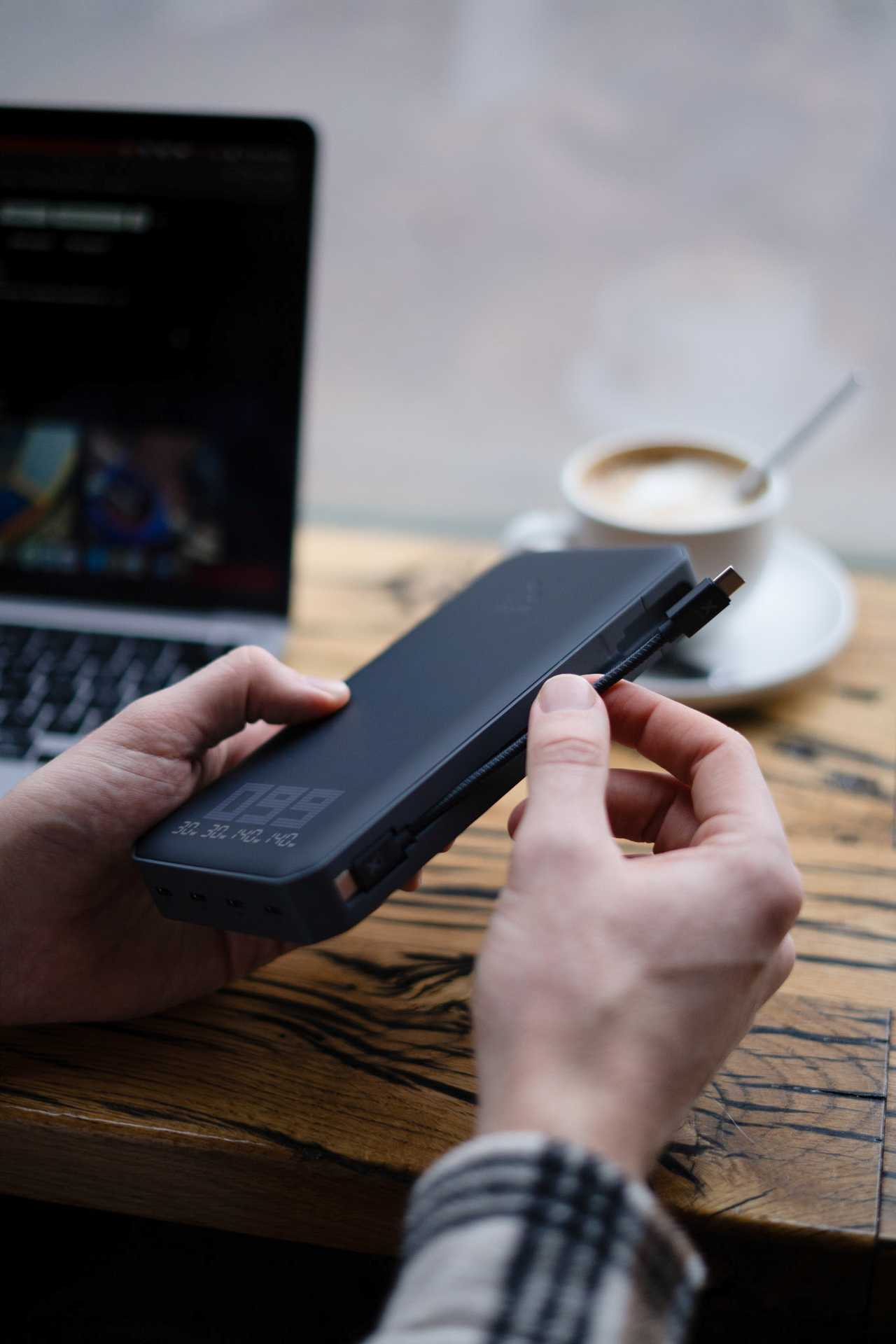 Power Bank Titan Ultra 200W - 27.000 mAh - XB4